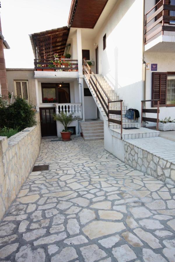Apartment Vrbnik 5301B Exteriér fotografie