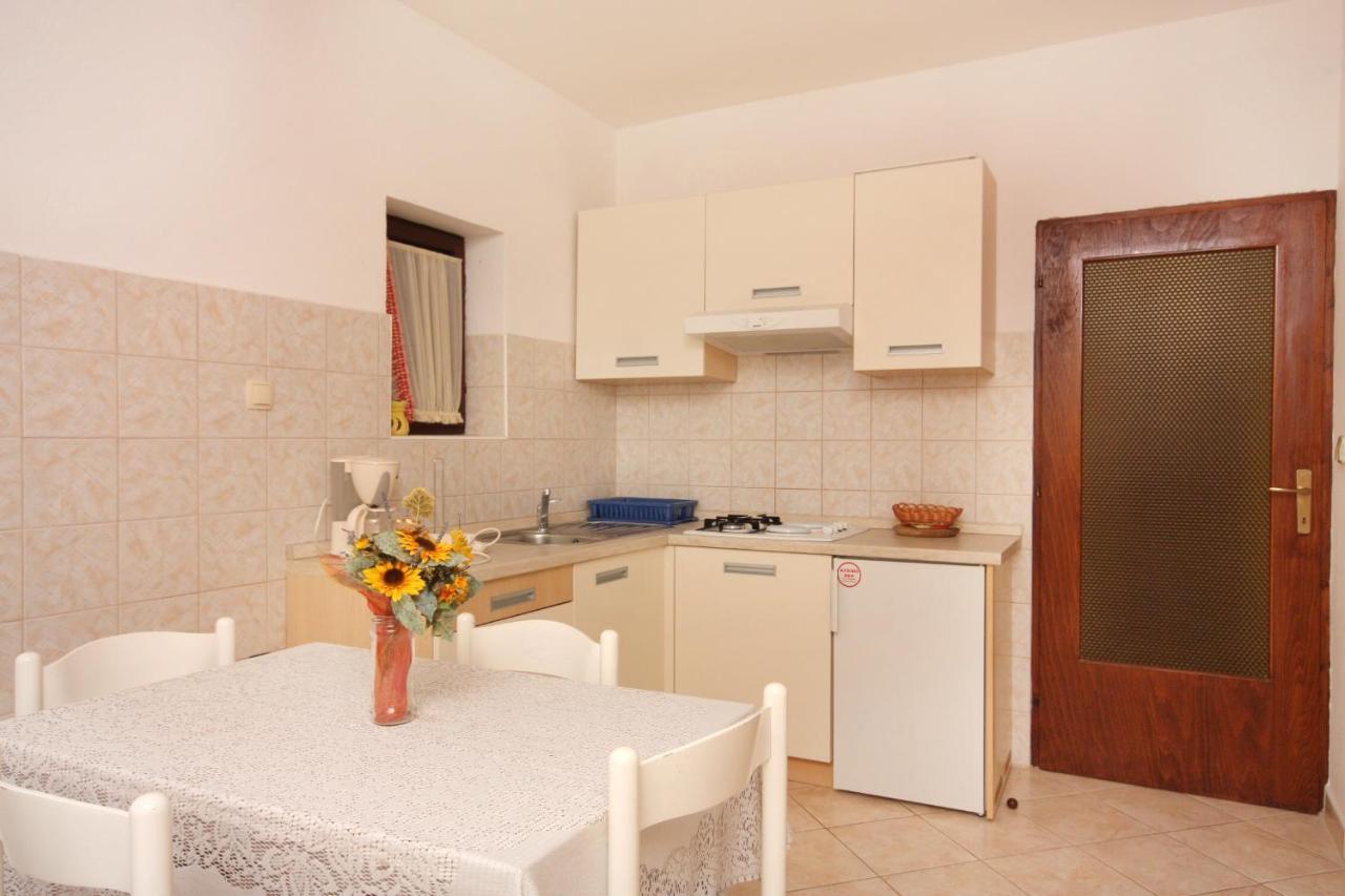 Apartment Vrbnik 5301B Exteriér fotografie
