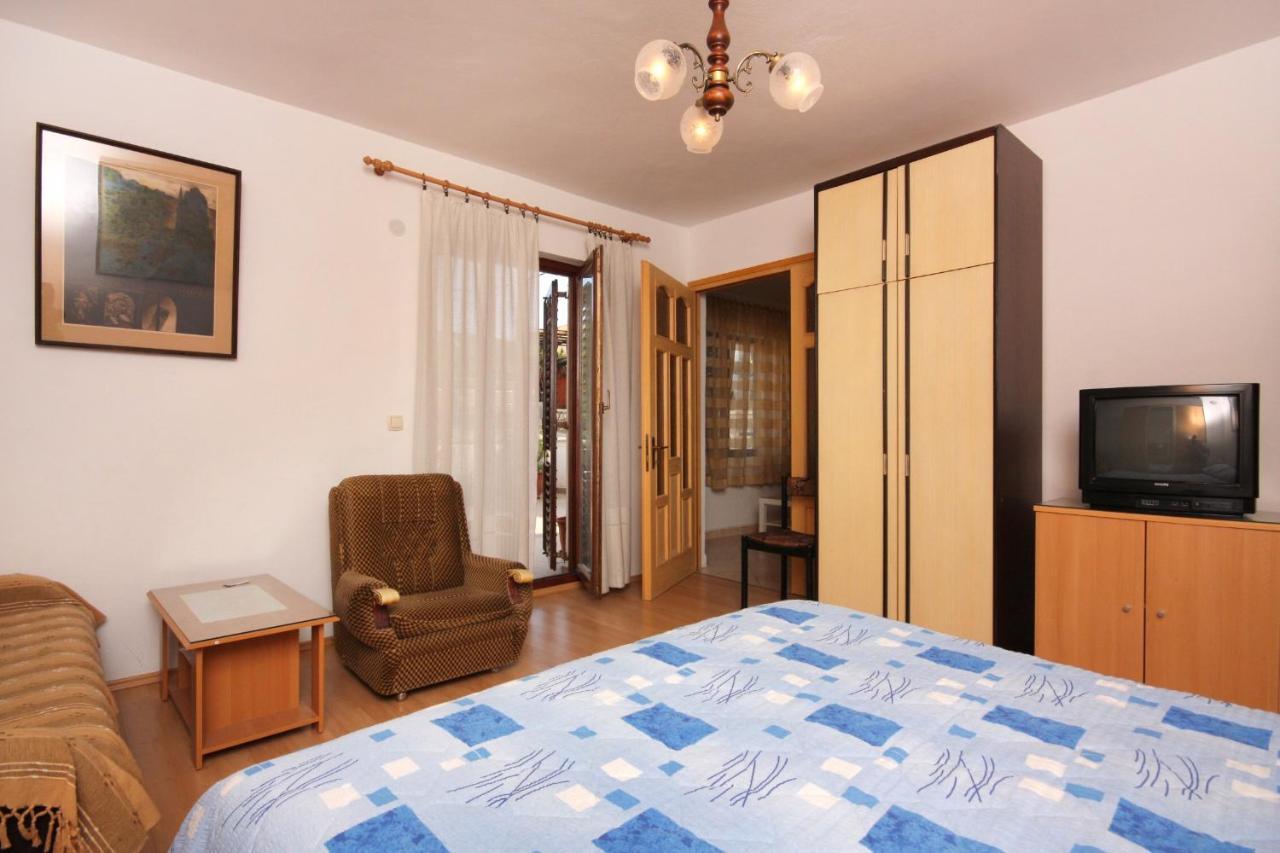 Apartment Vrbnik 5301B Exteriér fotografie